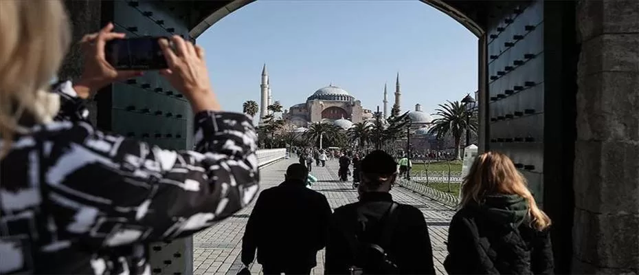Türkiye yılın ilk ayında 2 milyonu aşkın yabancı ziyaretçi ağırladı