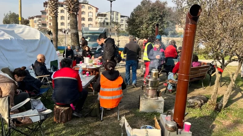 Valilik ‘Çıkın’ Diyor TTB ve Halk Kalmak İstiyor