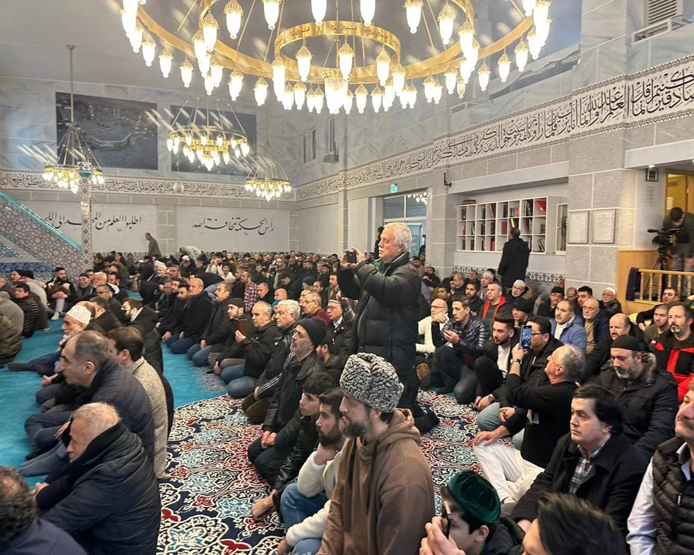 Nürnberg’de depremzedeler için gıyabi cenaze namazı