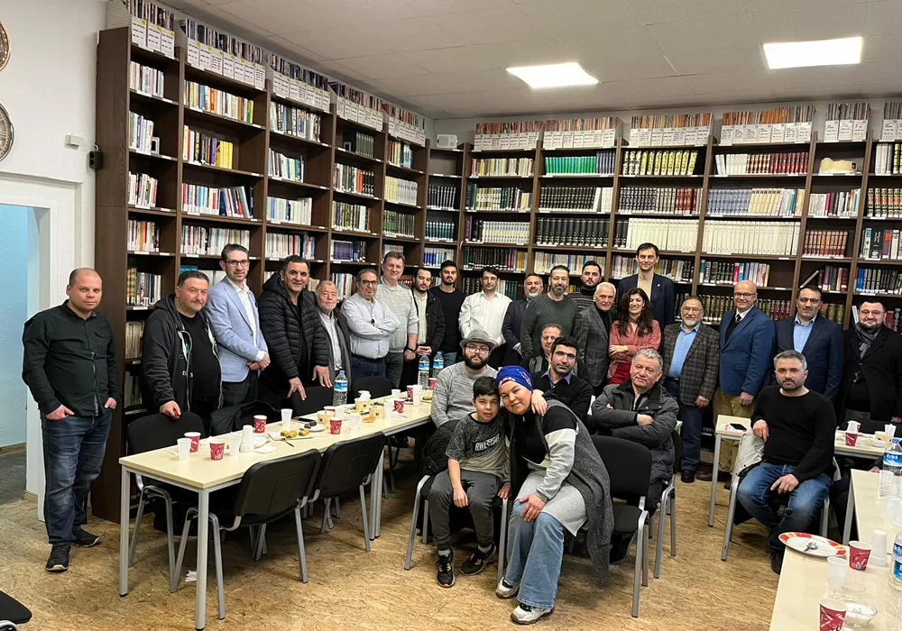 Neukölln Belediye Başkanı ile Türk Eğitim Derneği'nde İftar