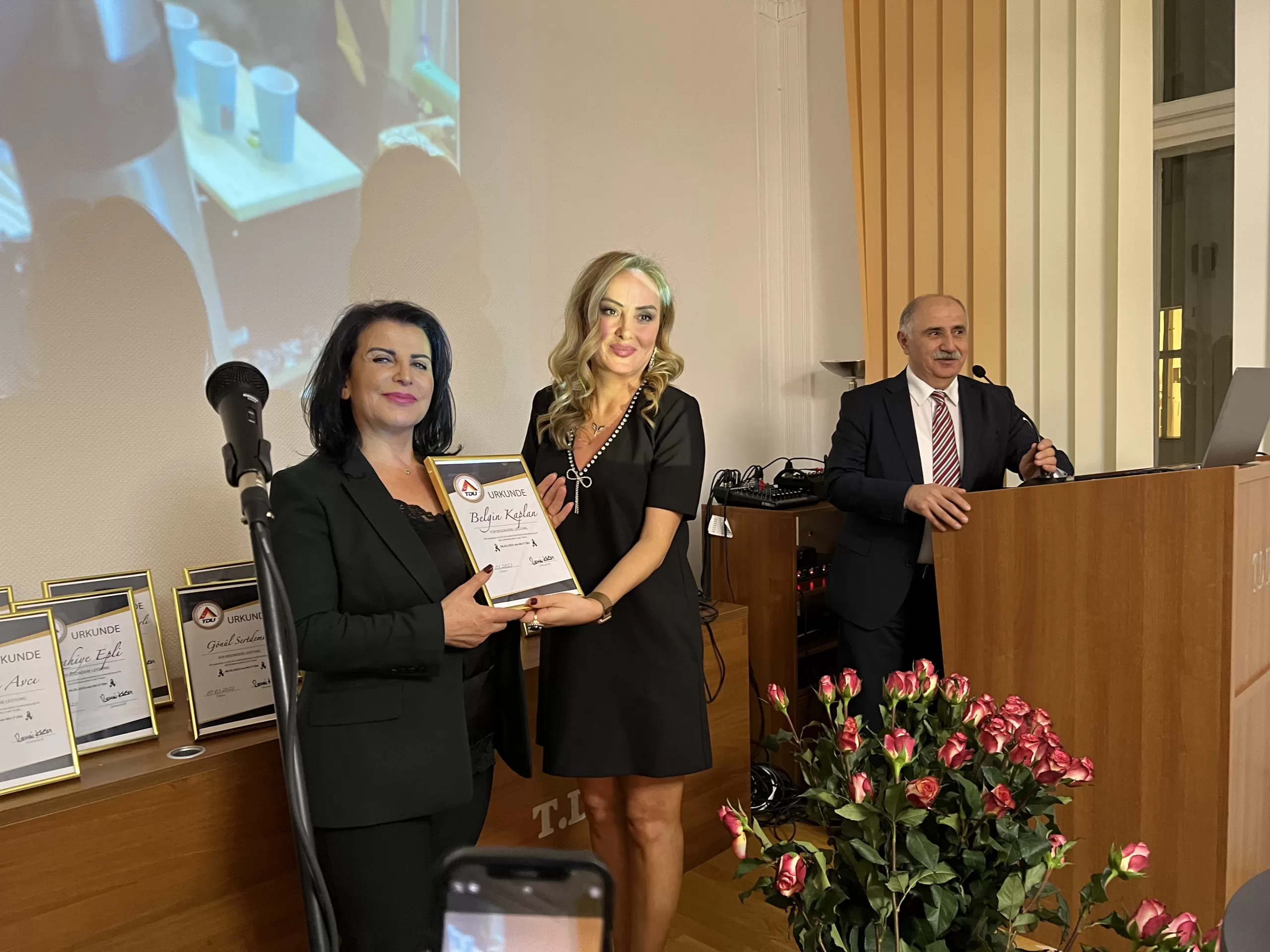 Büyükelçi Müsteşarı Fulya Yücekök “Dünyayı Biz Değiştireceğiz”