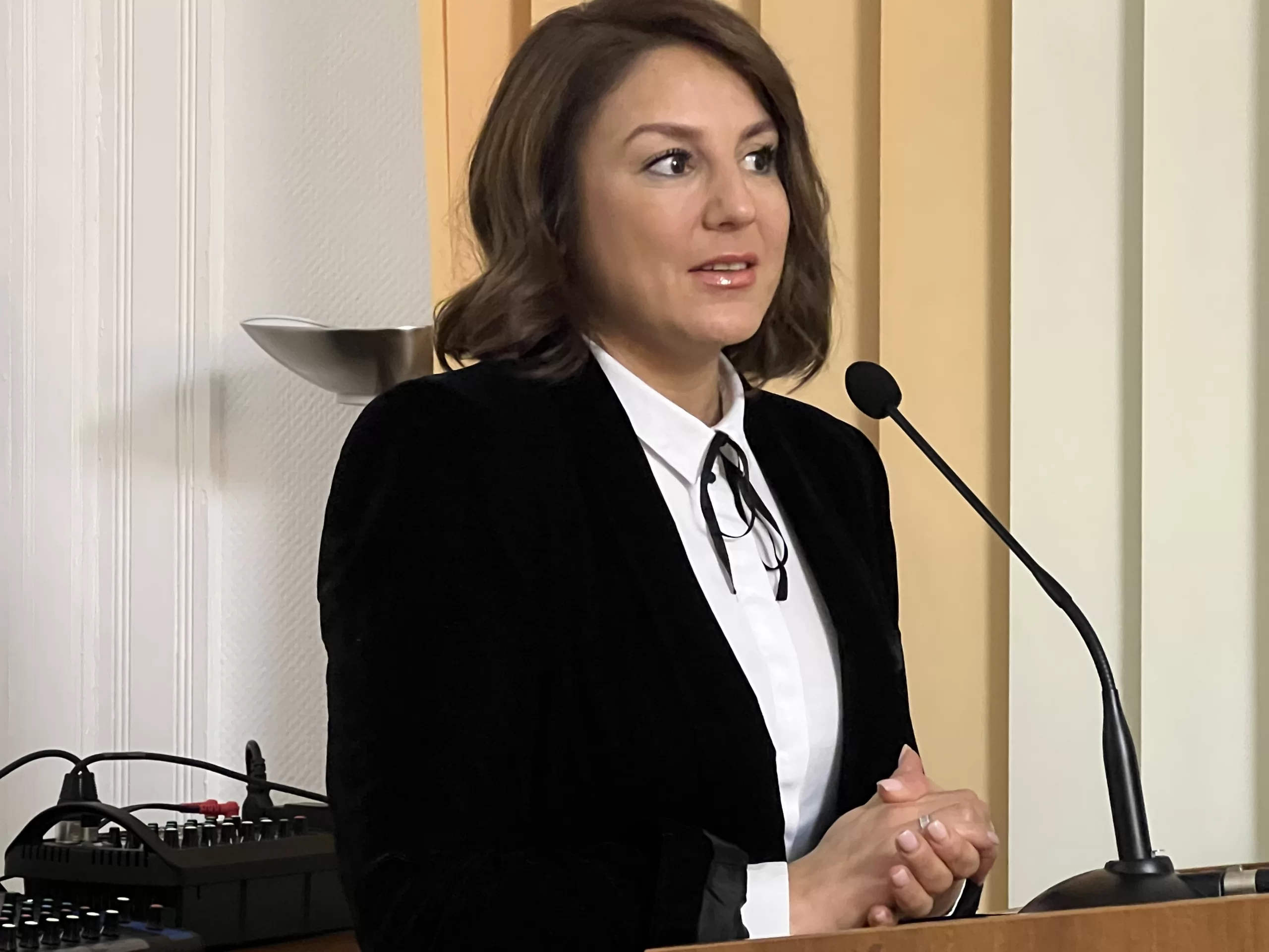 Büyükelçi Müsteşarı Fulya Yücekök “Dünyayı Biz Değiştireceğiz”