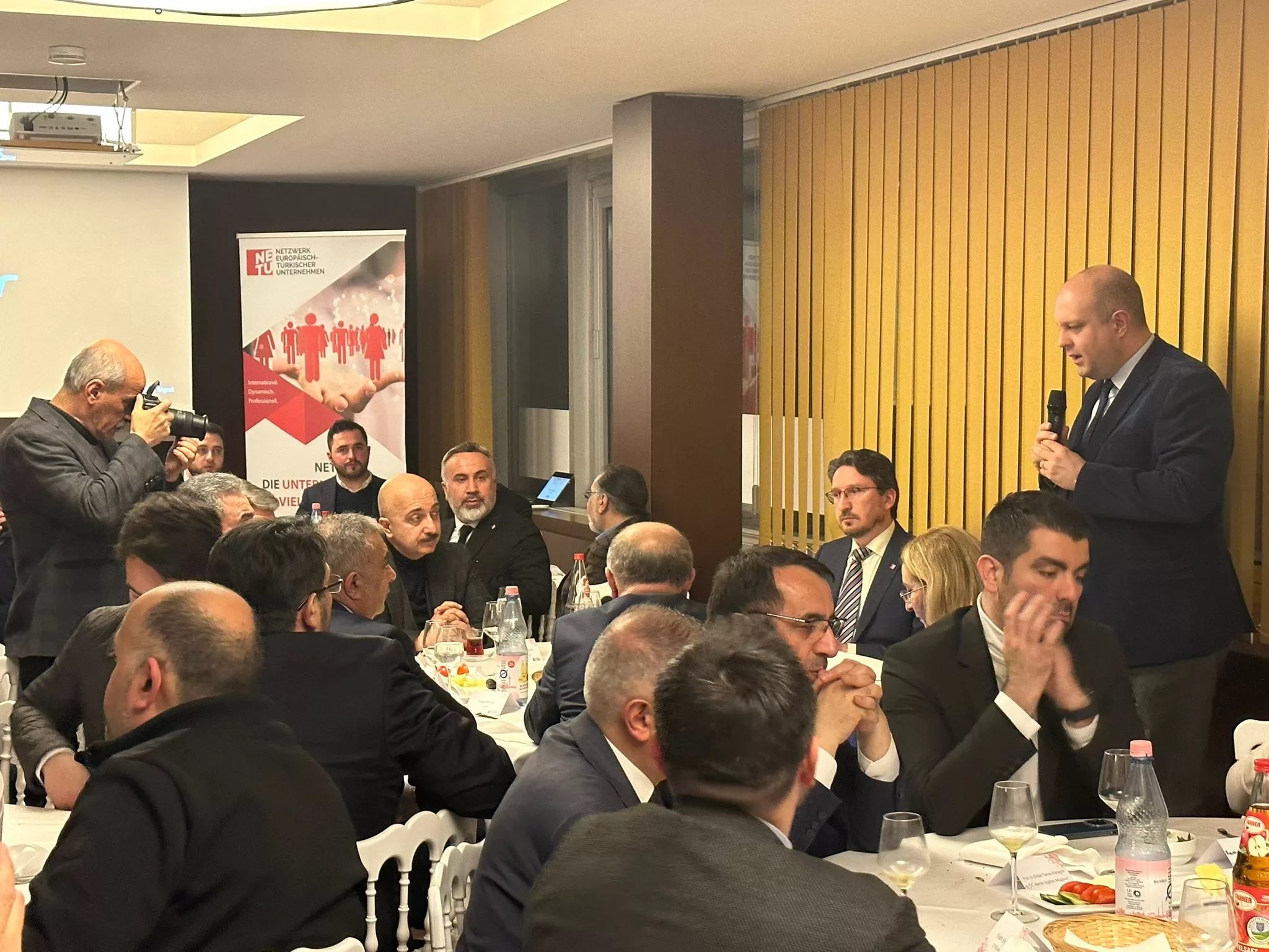 Berlin Başkonsolosu Yücekök: Gösterdiğiniz dayanışmayla gurur duyuyoruz