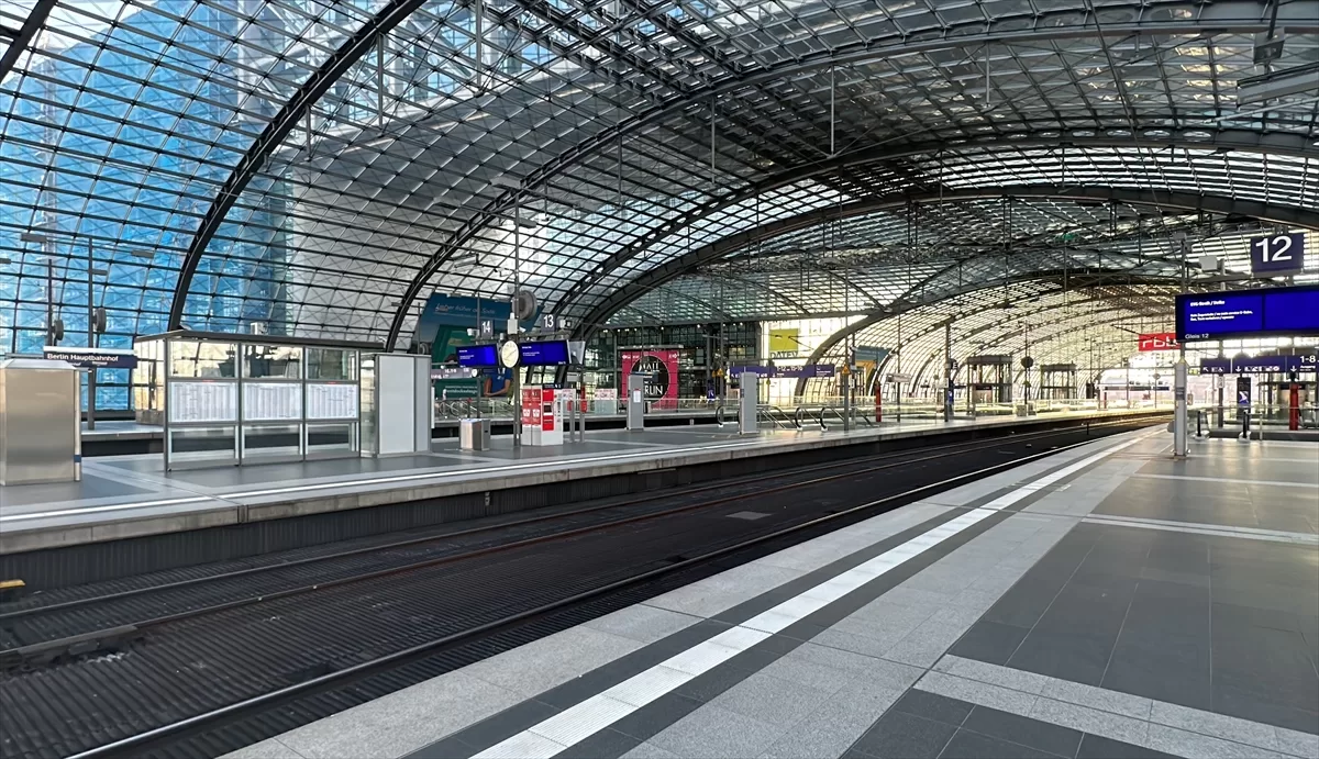 Almanya'da bazı hatlarda hızlı tren seferleri yapılamıyor