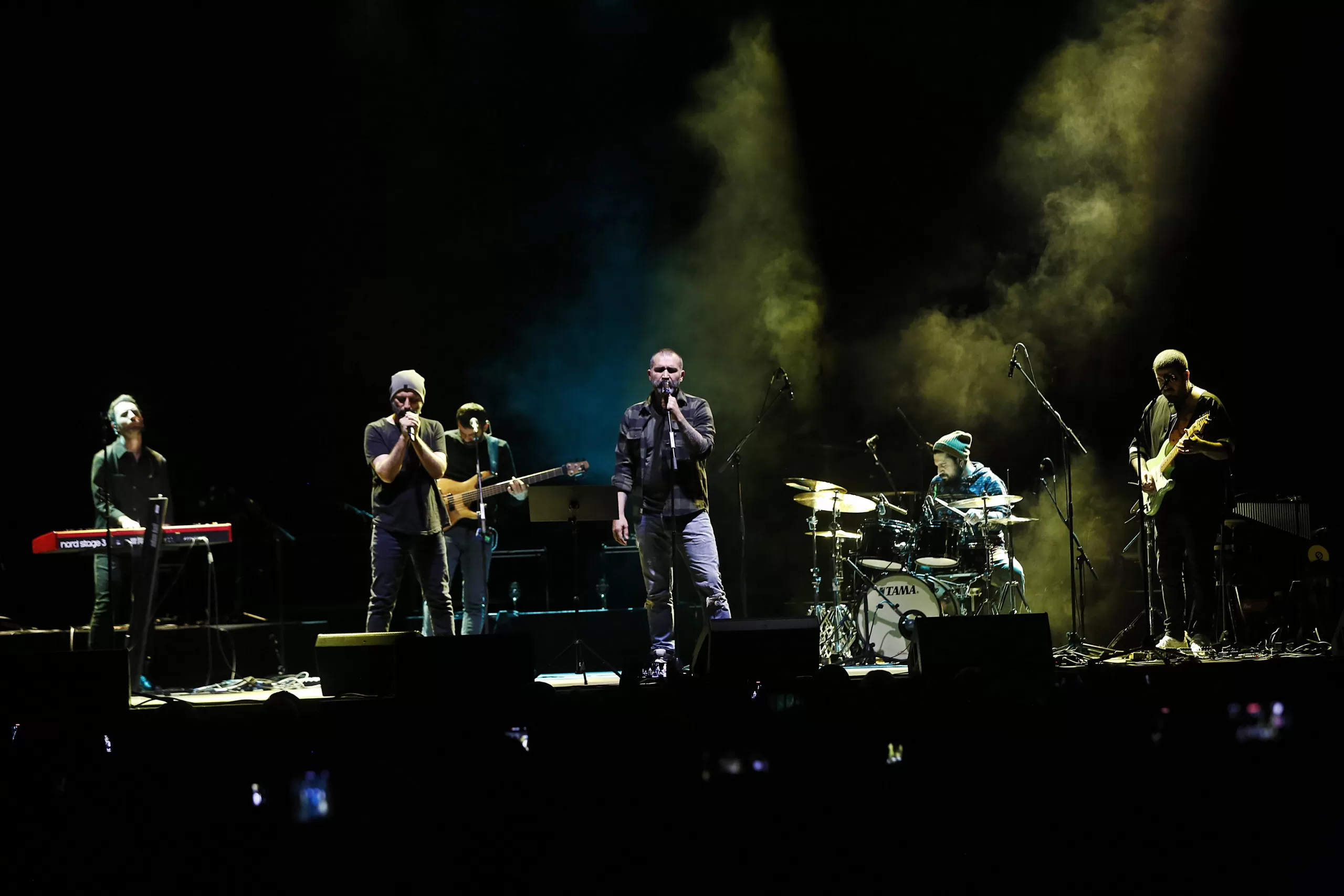 Berlin`deki dayanışma konserinde binlerce kişi bir araya geldi