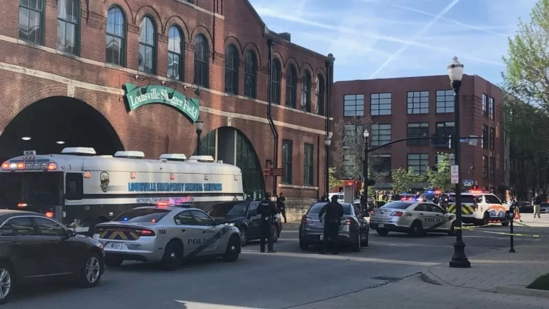 Louisville'de Banka Binasında Silahlı Saldırı