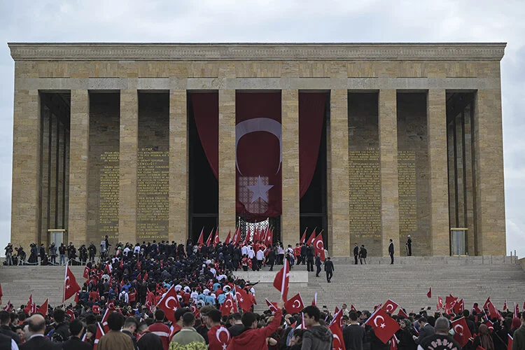 19 Mayıs tüm yurtta coşkuyla kutlanıyor