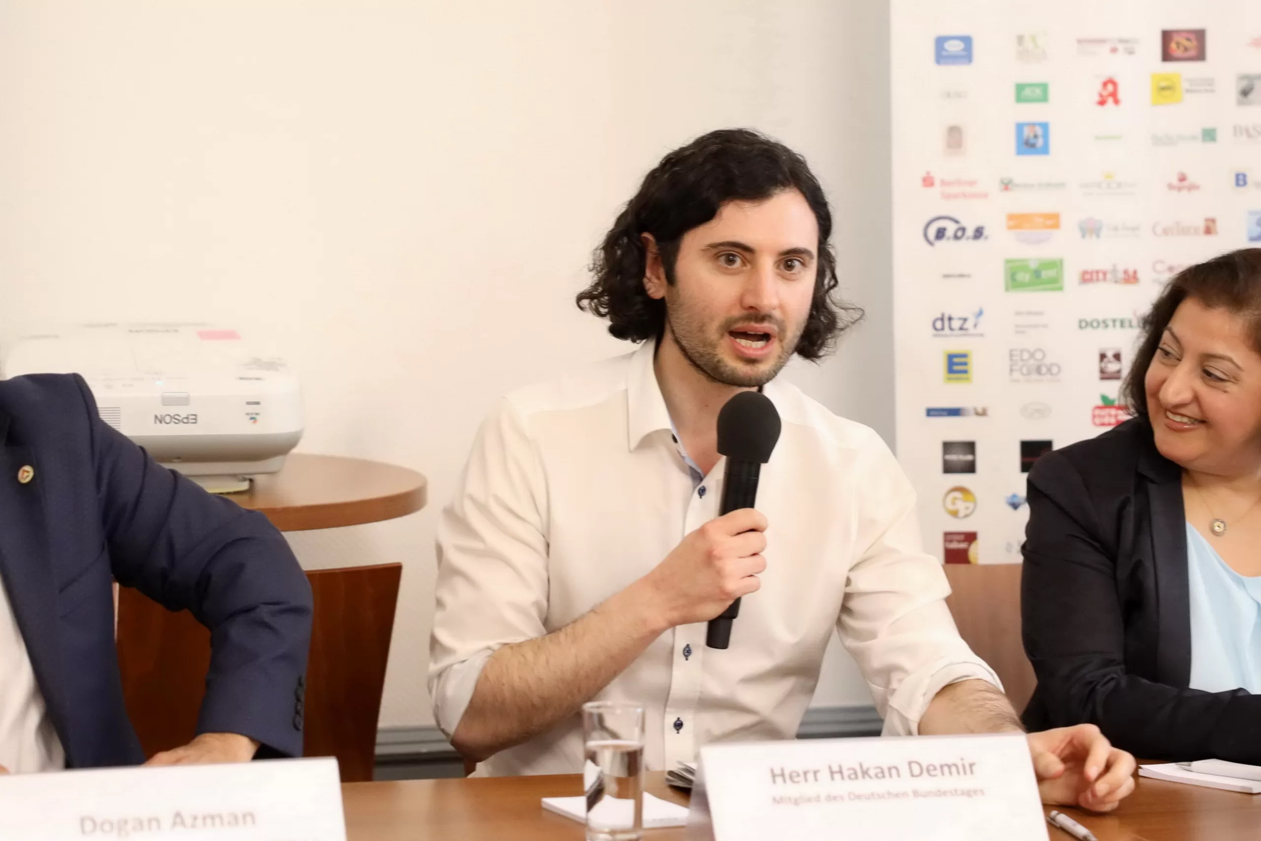 Hakan Demir: Nitelikli İşgücü Göç Yasası Kolaylaştırıldı
