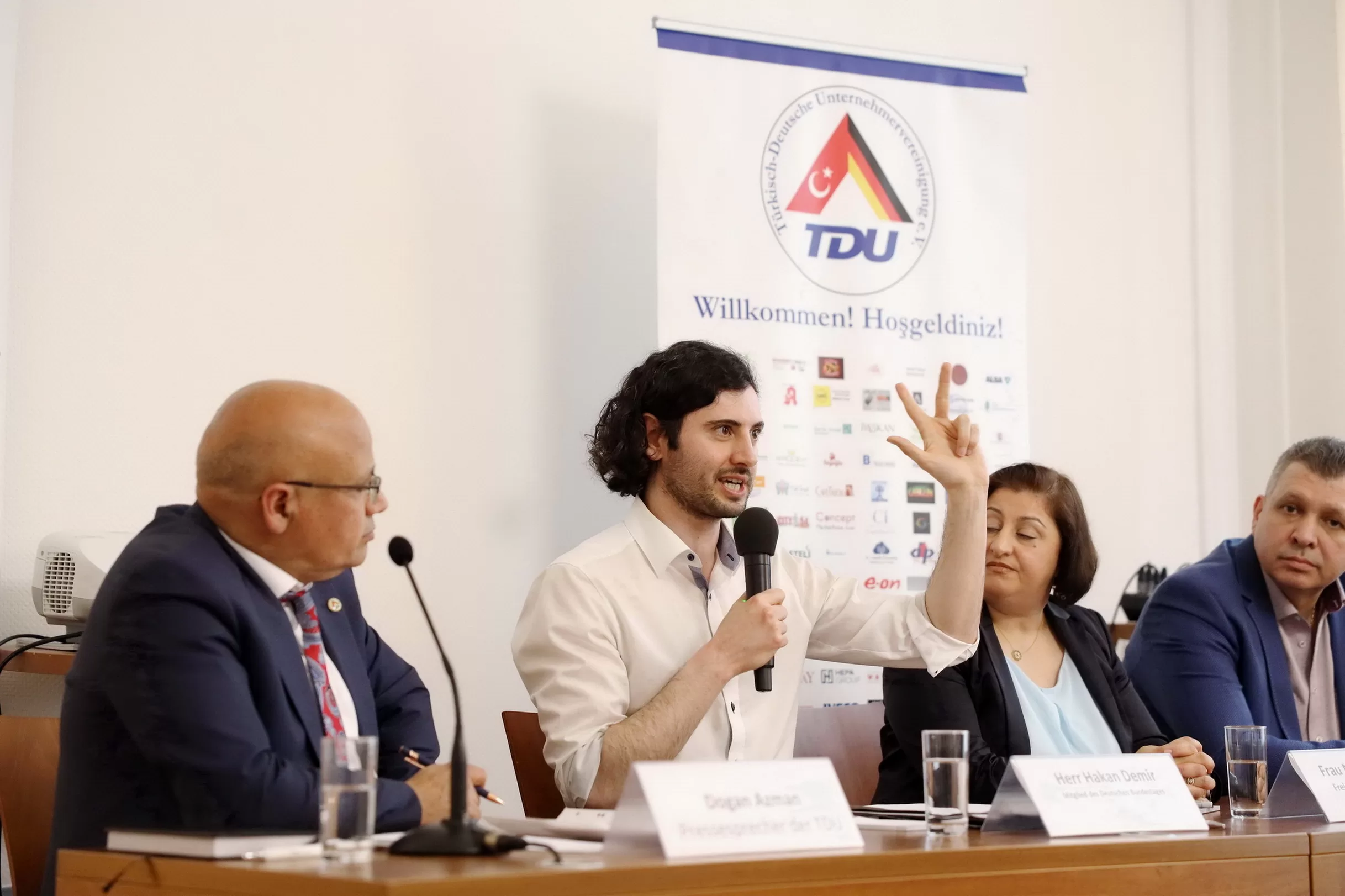 Hakan Demir: Nitelikli İşgücü Göç Yasası Kolaylaştırıldı