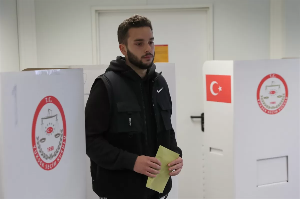 Cumhurbaşkanlığı Seçimi 2. turu için Almanya'da oy verme işlemi başladı