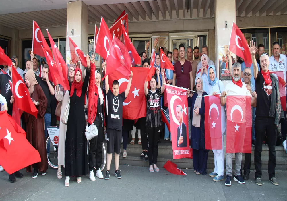Seçim sevinci Nürnberg’e de yansıdı