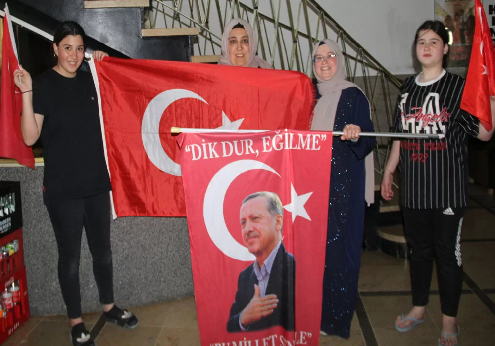 Seçim sevinci Nürnberg’e de yansıdı