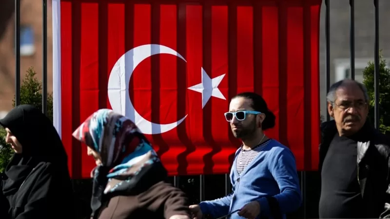 Almanya’da 3 yılda vatandaşlık almayı ve çifte vatandaşlığı kolaylaştıran yasa