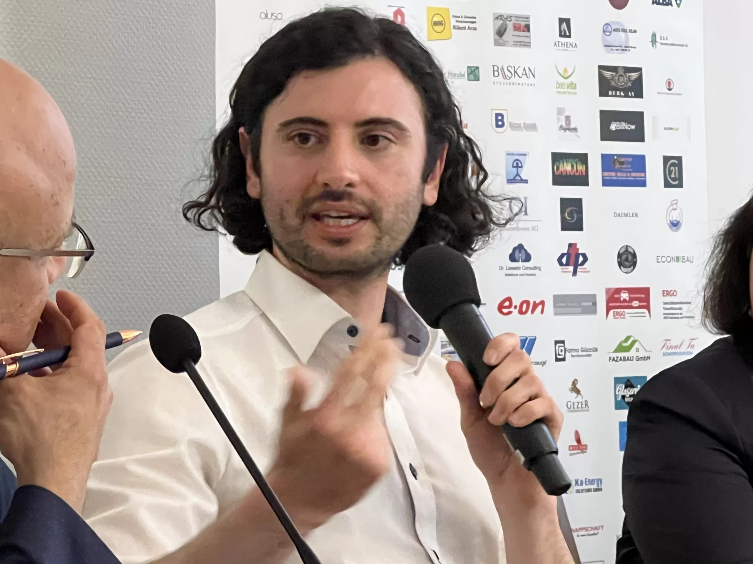 Hakan Demir: Nitelikli İşgücü Göç Yasası Kolaylaştırıldı