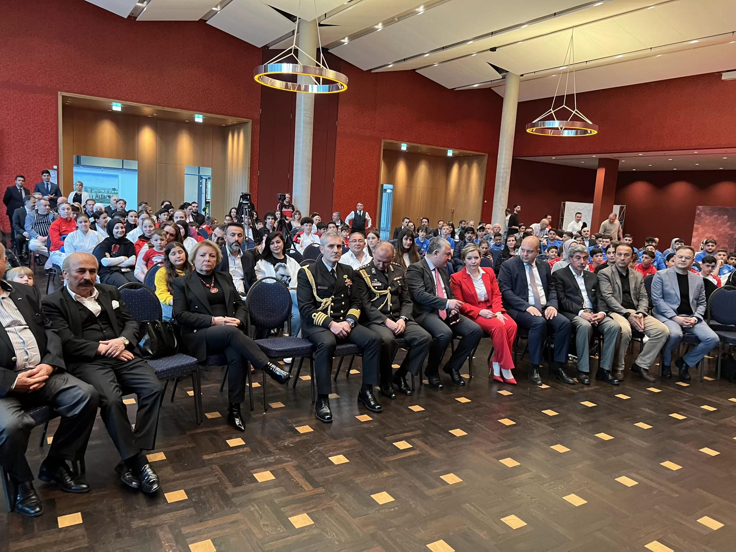 Berlin'de 19 Mayıs Atatürk'ü Anma, Gençlik ve Spor Bayramı coşkuyla kutlandı