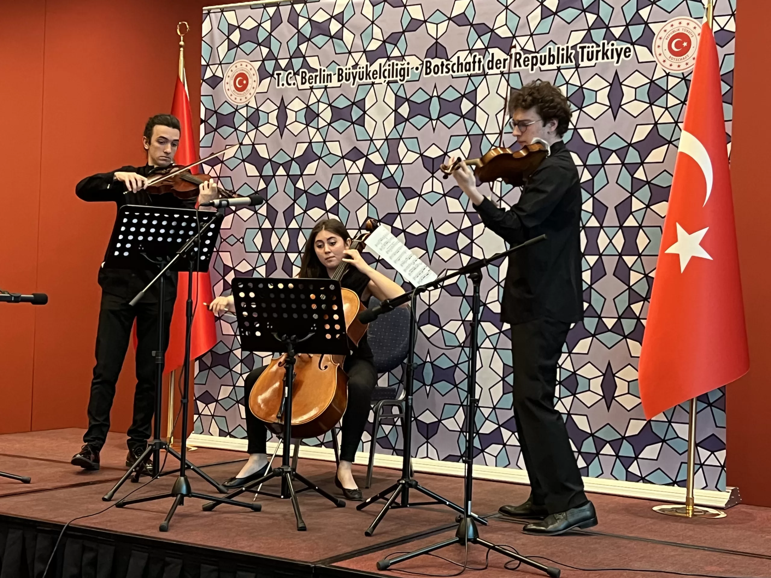 Berlin'de 19 Mayıs Atatürk'ü Anma, Gençlik ve Spor Bayramı coşkuyla kutlandı