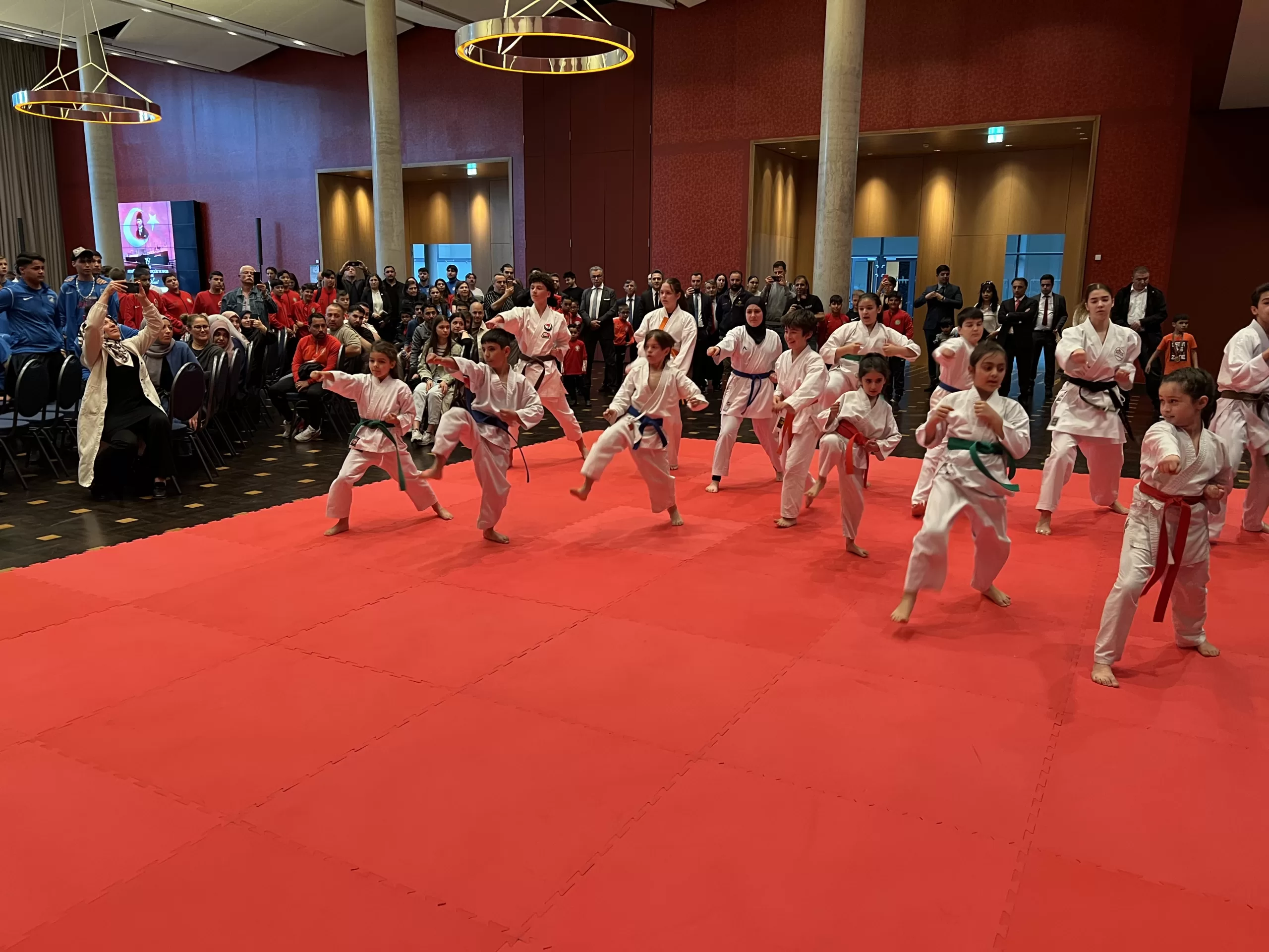 Berlin'de 19 Mayıs Atatürk'ü Anma, Gençlik ve Spor Bayramı coşkuyla kutlandı