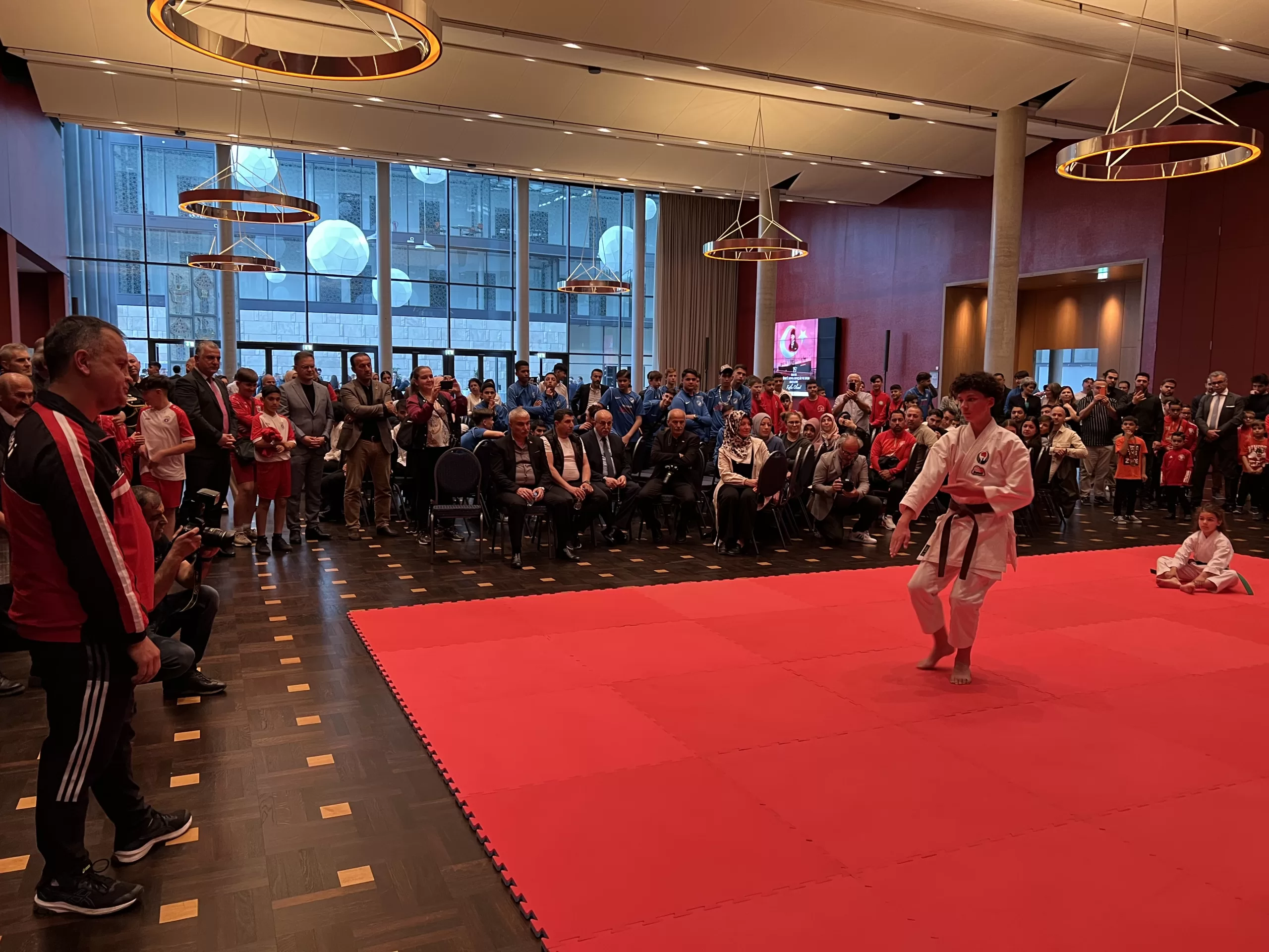 Berlin'de 19 Mayıs Atatürk'ü Anma, Gençlik ve Spor Bayramı coşkuyla kutlandı
