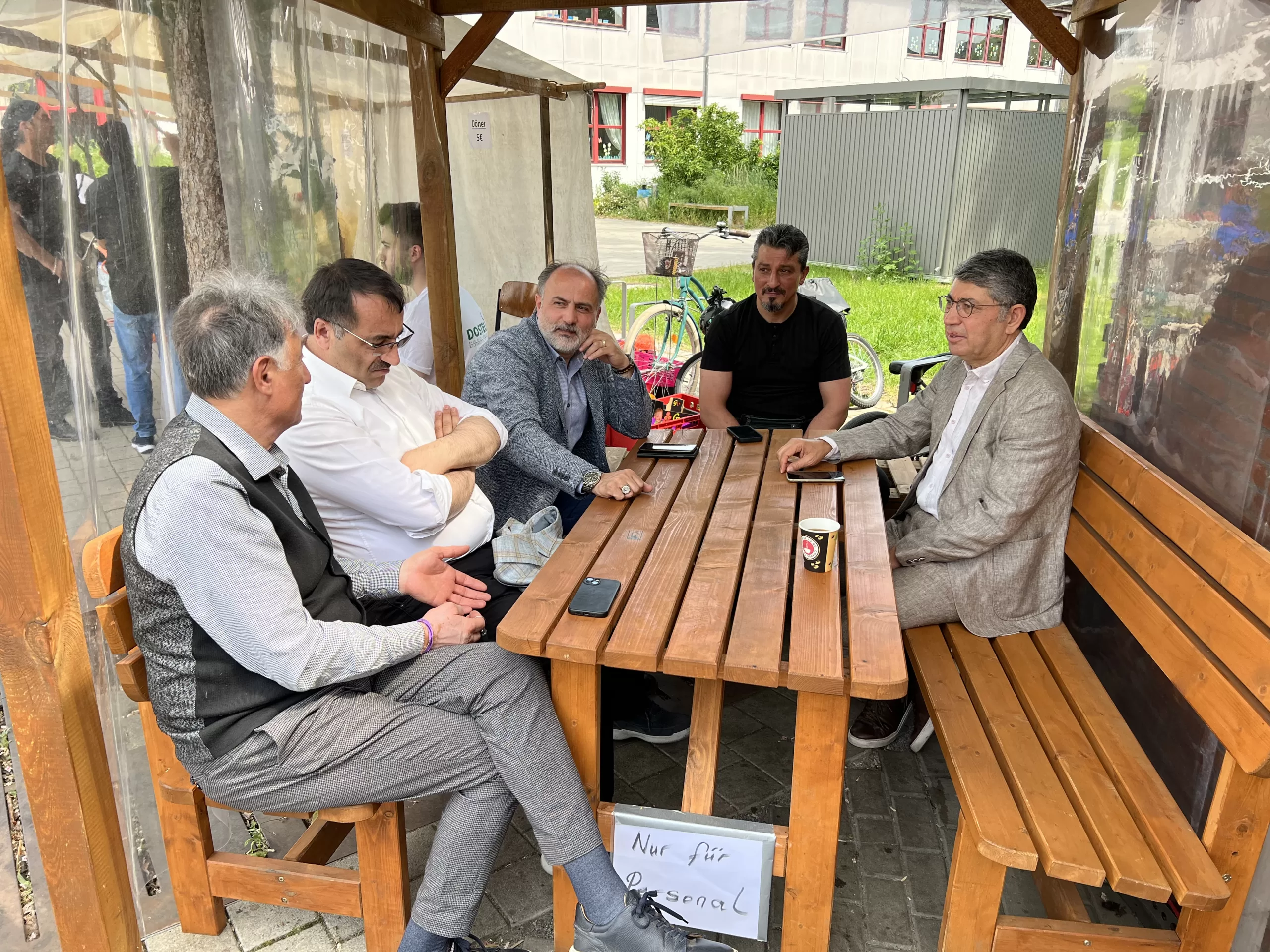 Berlin Türkiyemspor ve ‘Dosteli’nden deprem bölgesine yardım