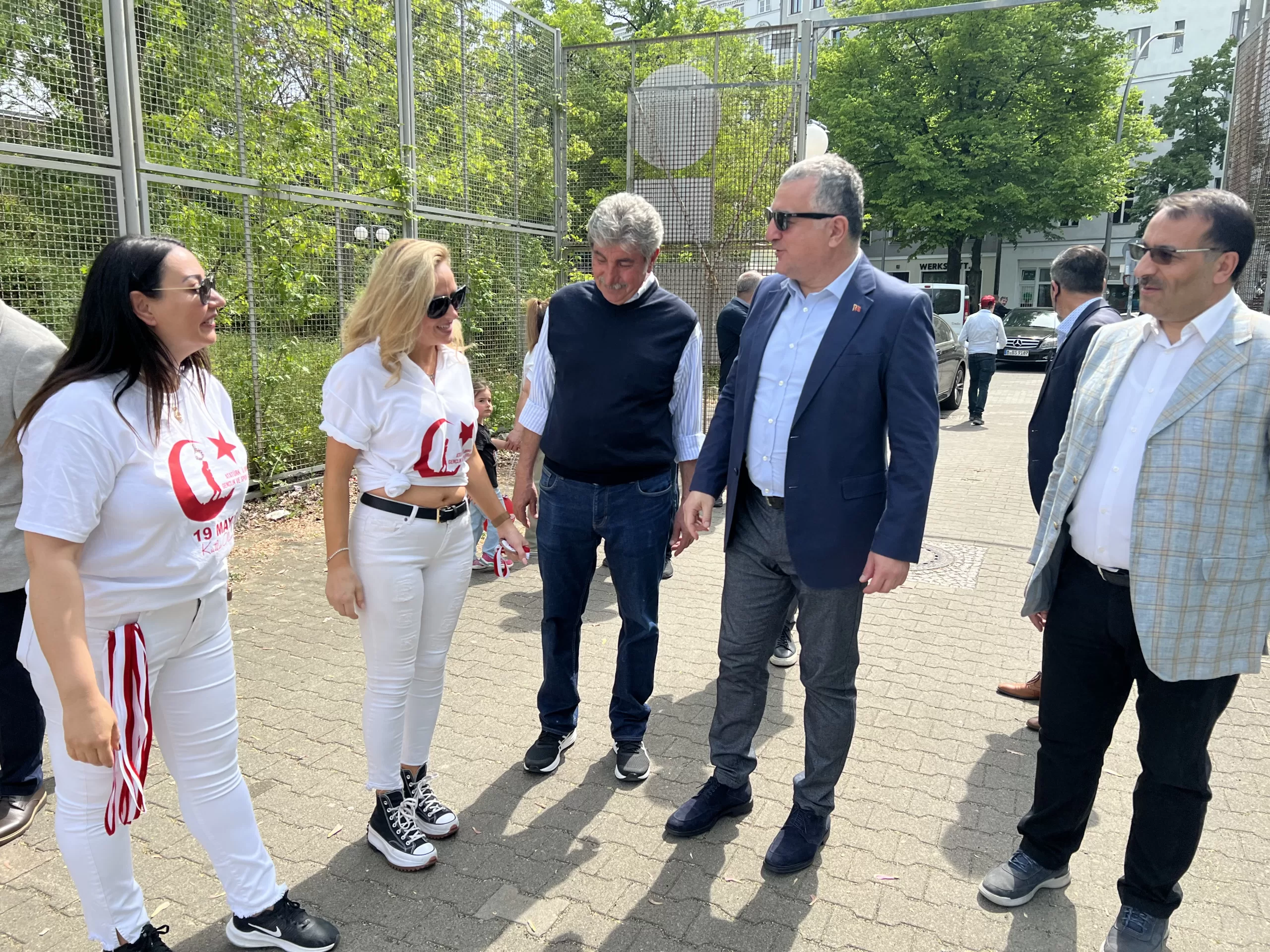 Berlin Türkiyemspor ve ‘Dosteli’nden deprem bölgesine yardım