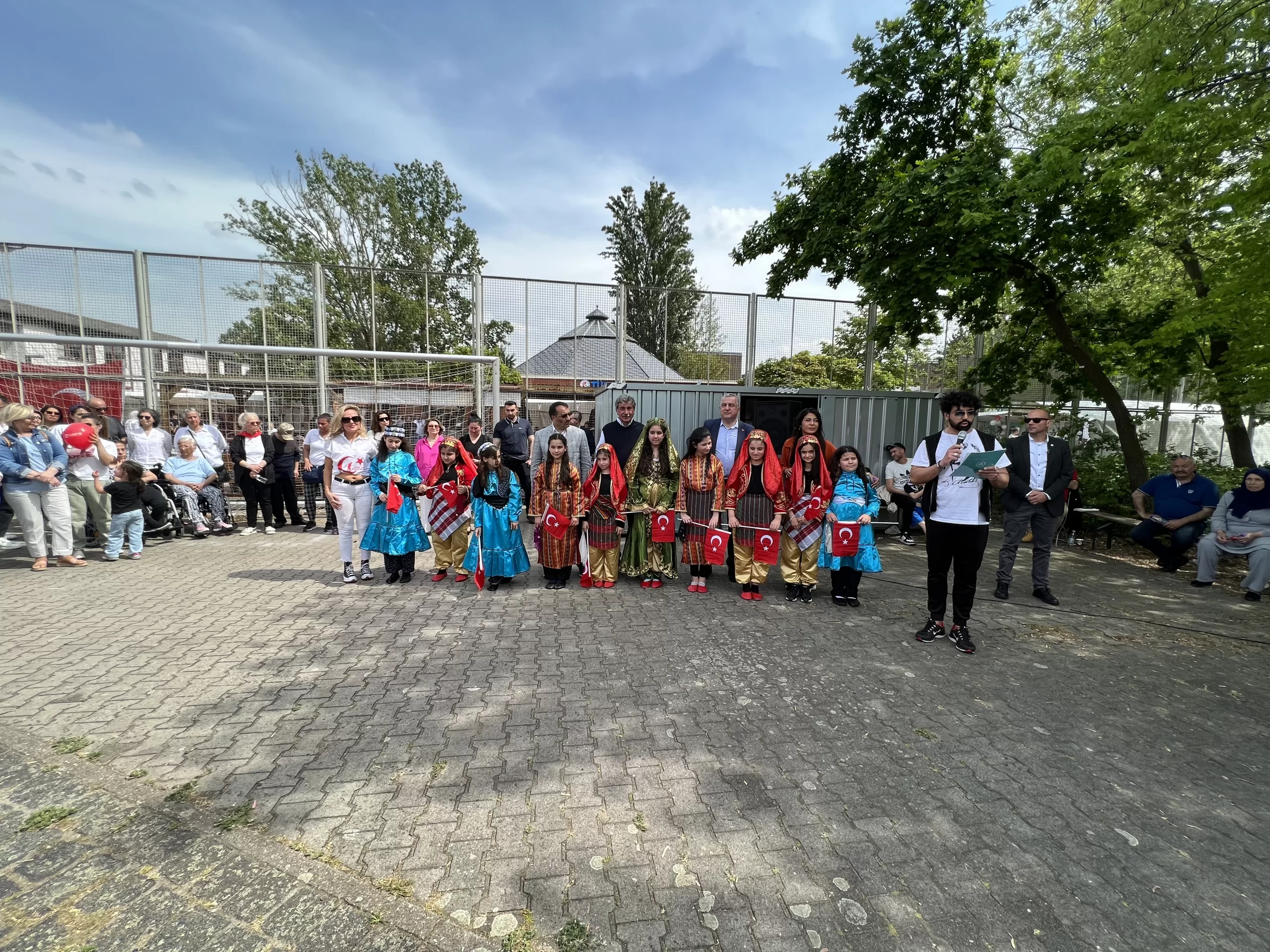 Berlin Türkiyemspor ve ‘Dosteli’nden deprem bölgesine yardım
