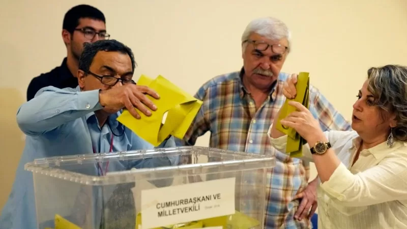 Muhalefetten iktidara 'itiraz yoluyla süreci bloke etme' suçlaması