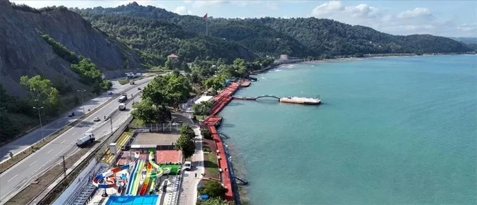 Zonguldak'taki Sevgi ve Barış Plajı'na mavi bayrak verildi