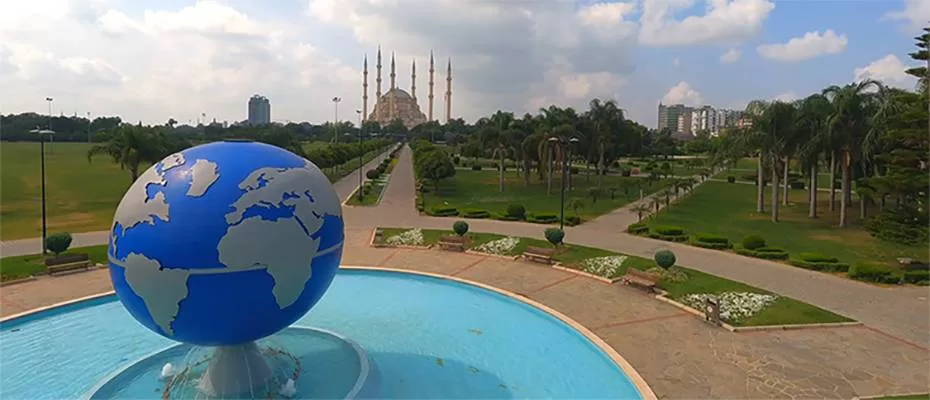 Adana Sabancı Merkez Camisi ve çevresi FPV dronla görüntülendi