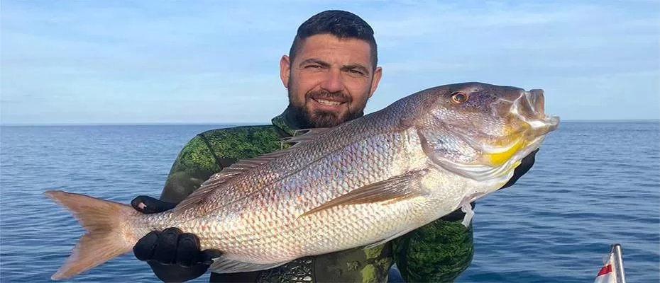 Balıkların Efendisi Boyunca Balık Yakalıyor