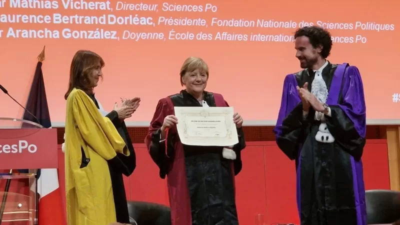 Fransa’nın prestijli üniversitesi SciencesPo’dan Merkel'e fahri doktora