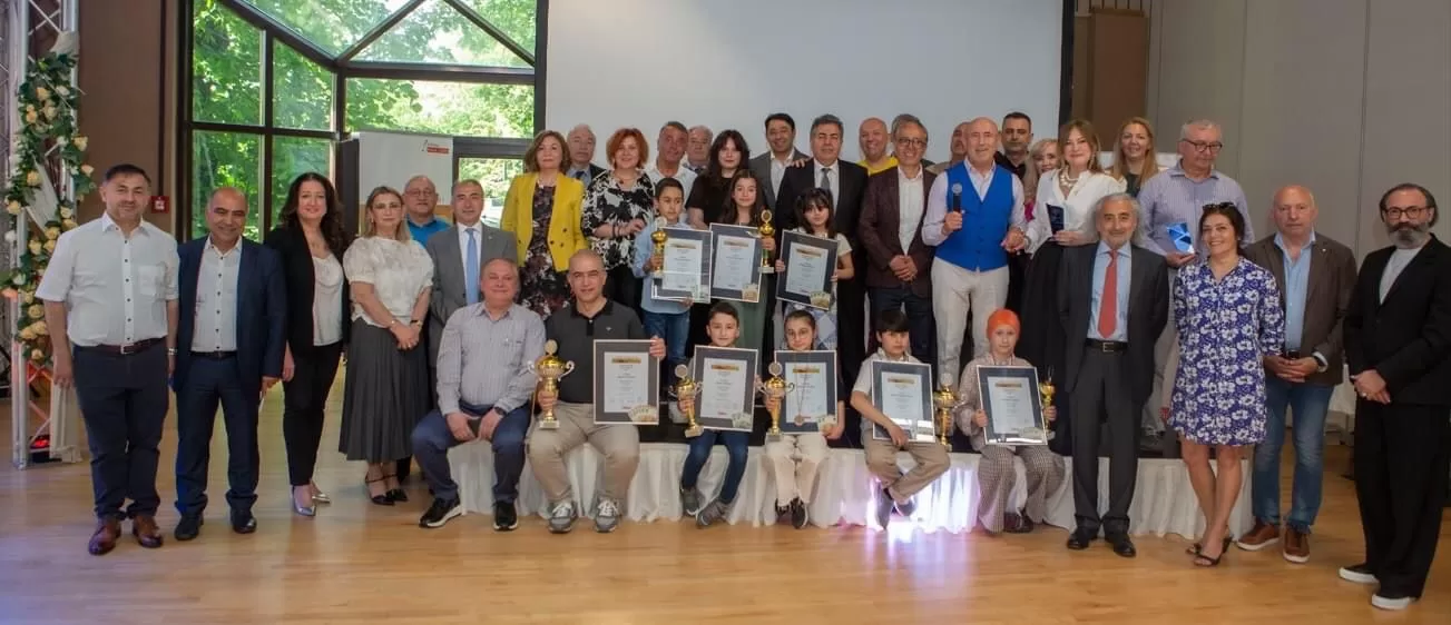 Düsseldorf’ta okuma festivali galası