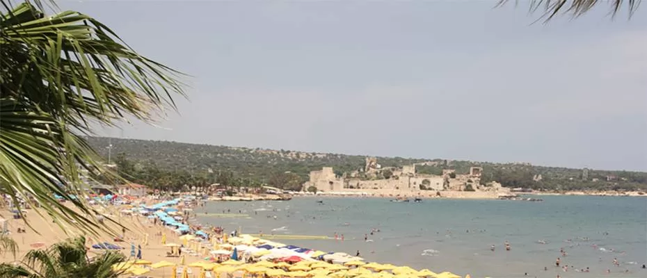 Mersin'in turizm merkezi Kızkalesi'nde hareketlilik başladı
