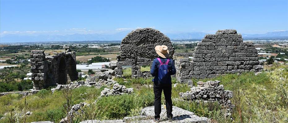 Sekiz asırlık Selçuklu mescidini de barındıran Sillyon Antik Kenti turizme kazandırılıyor