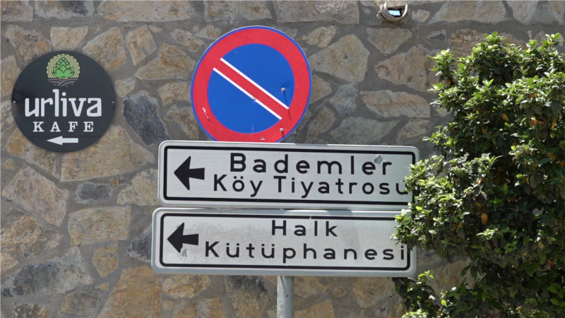 Urla Bademler Köyü’ndeki okula “manevi danışman” atanmasına tepki
