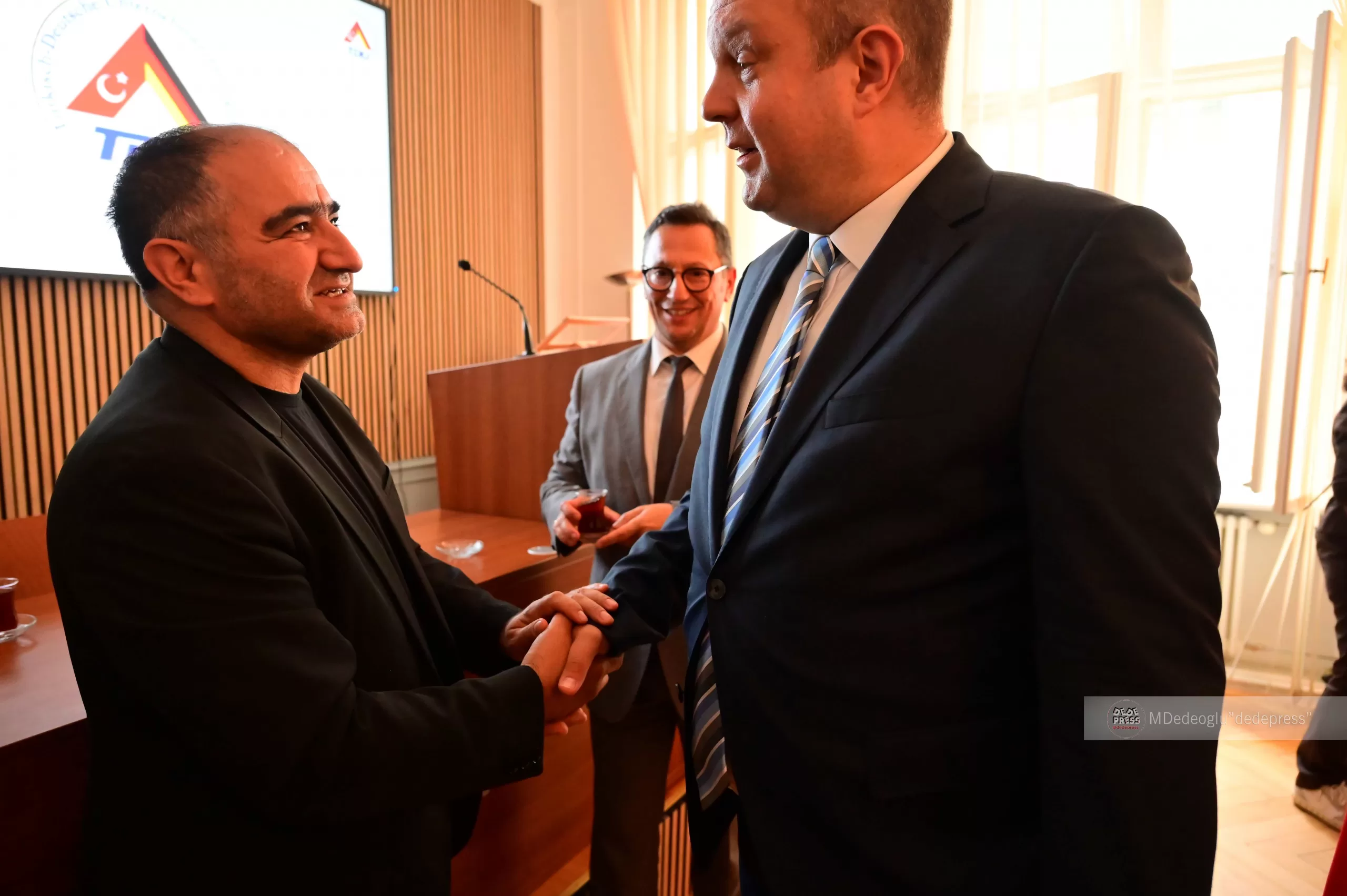 “Bayramlar küskünleri barıştırır”
