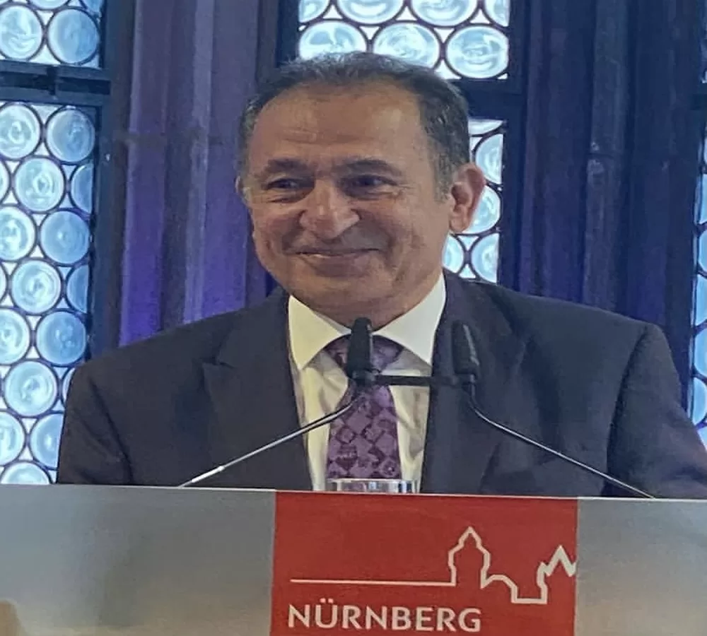 Nürnberg’in ortopedist ilk Türk doktoruna Vatandaşlık Şeref Madalyası