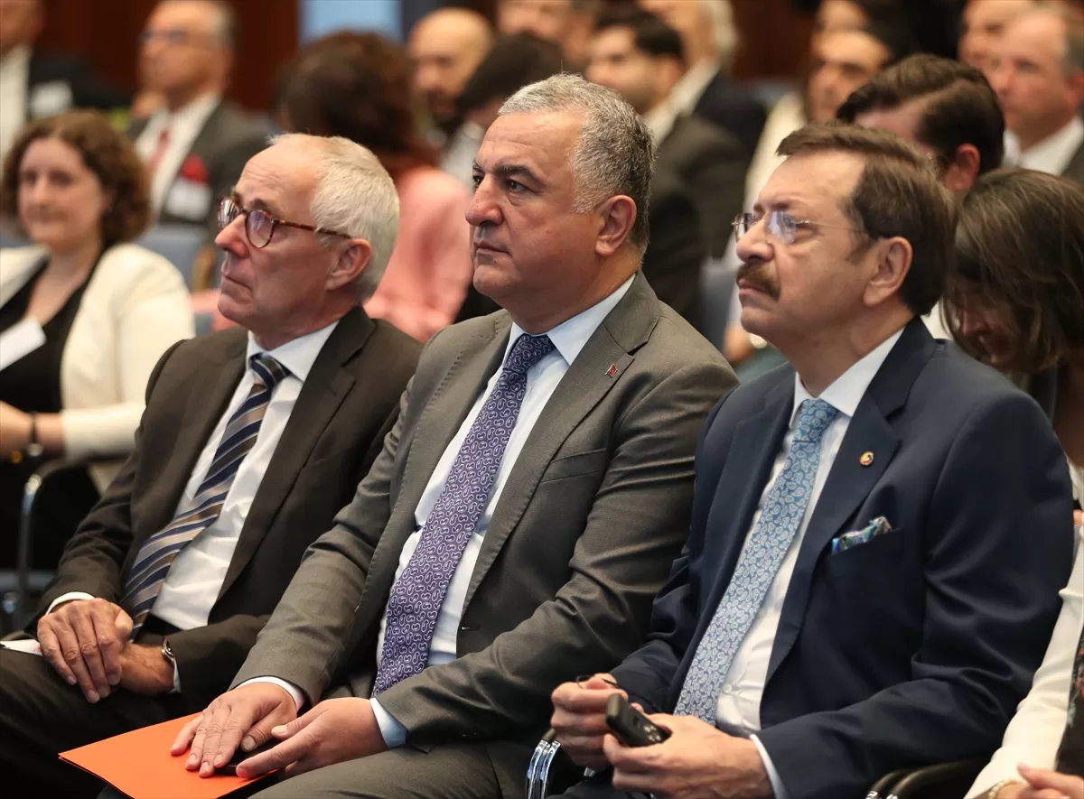 Alman iş dünyasına çağrı: "Tedariklerinizi deprem bölgesinden sağlayın"