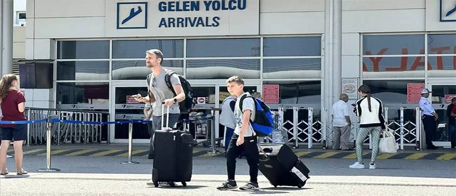 Antalya'da dış hatlar günlük yolcu sayısında rekor kırıldı