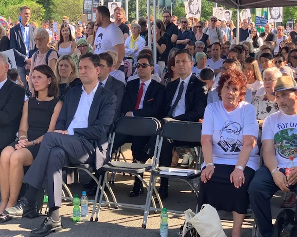 Münih’te OEZ terör kurbanları anıldı