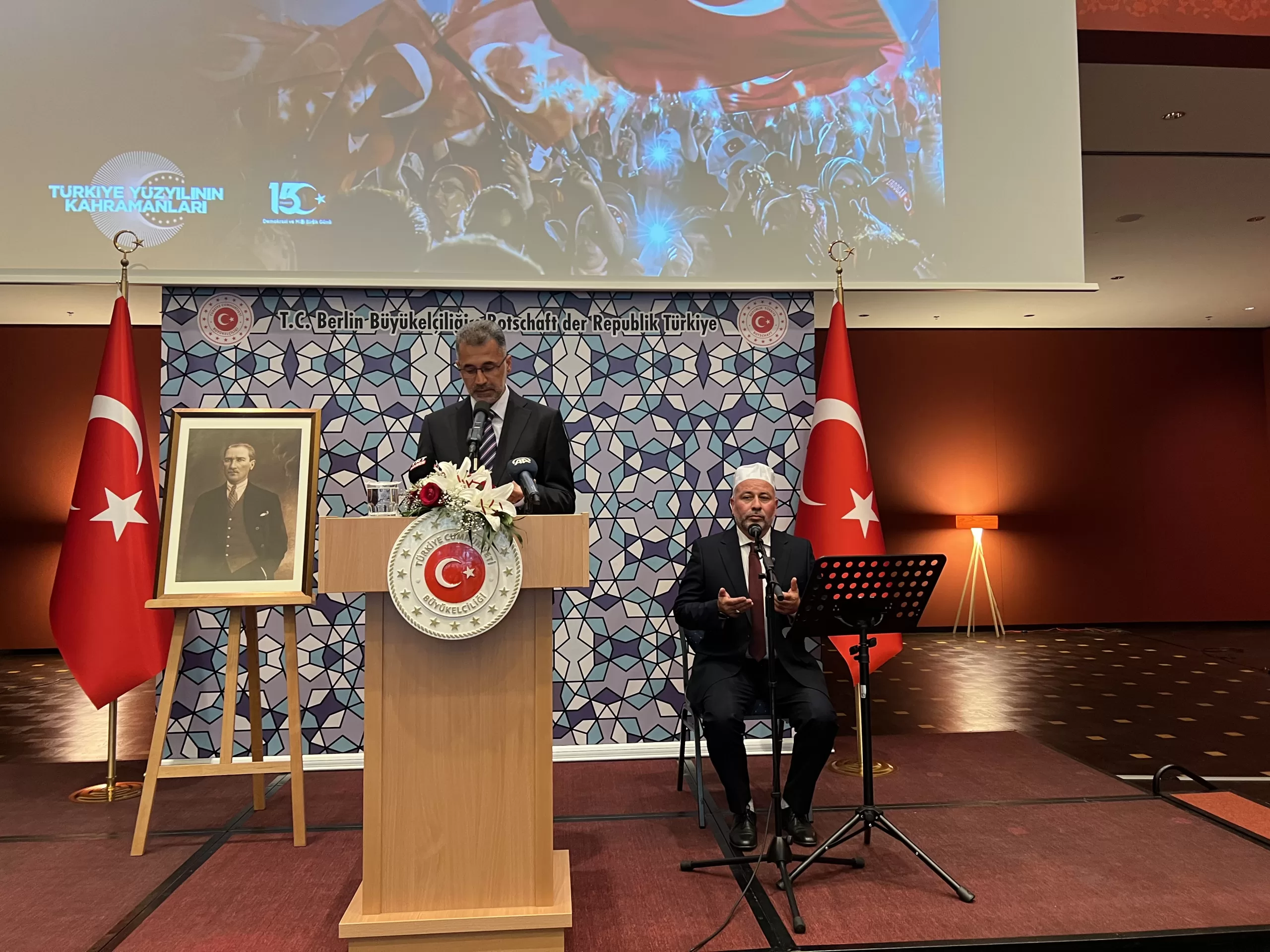 Berlin`de 15 Temmuz şehitleri törenlerle anıldı