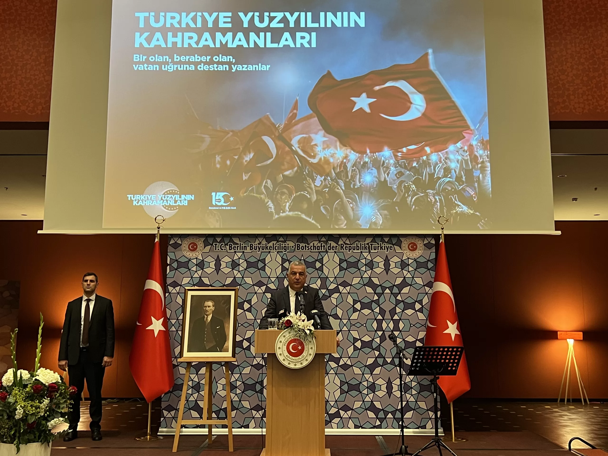Berlin`de 15 Temmuz şehitleri törenlerle anıldı