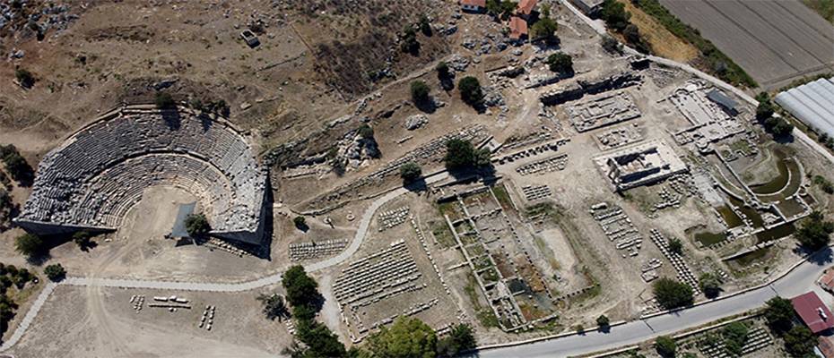 Likya'nın dini merkezi Letoon Antik Kenti tarihe ışık tutuyor