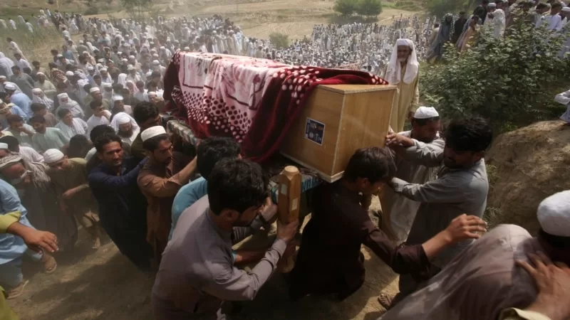Pakistan'daki intihar saldırısını IŞİD üstlendi