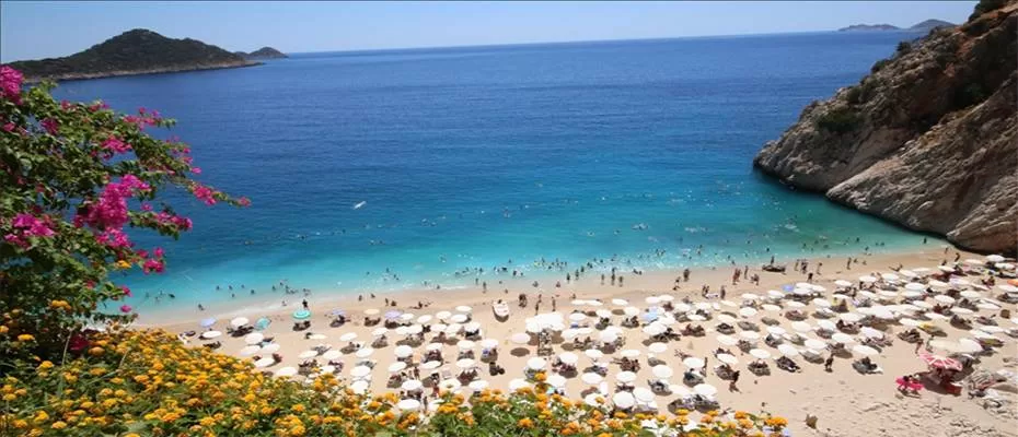 Türkiye'nin turizm geliri yılın ikinci çeyreğinde yıllık bazda yüzde 23,1 arttı