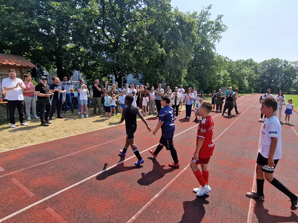 Nürnberg’de futbol turnuvalı karne sevinci yaşandı