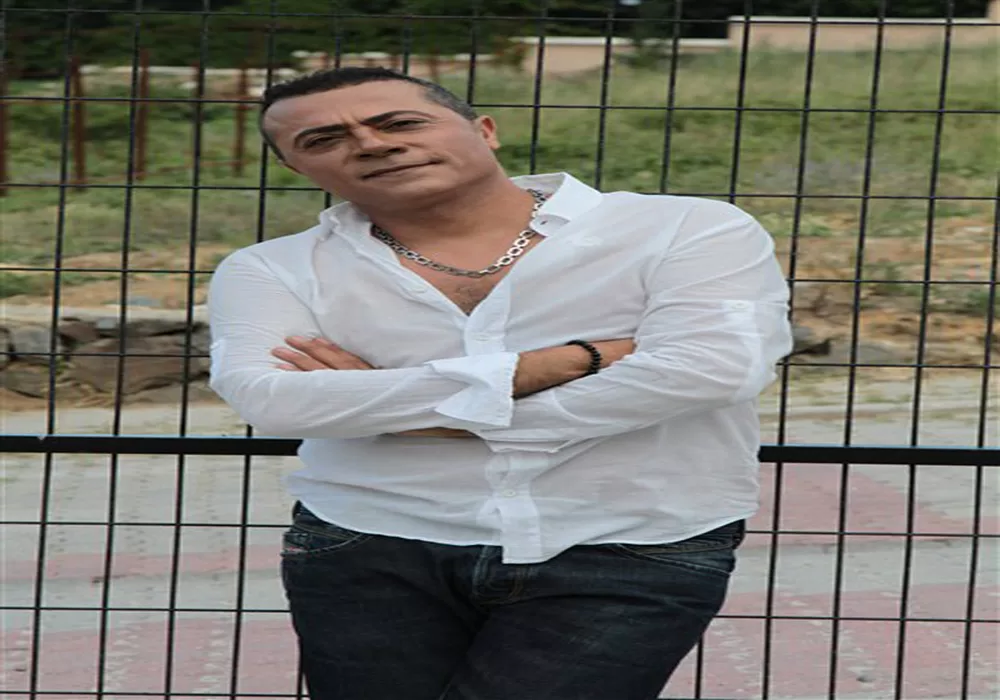 Sanatçı Haluk Özkan 90`ları 2023`e taşıdı