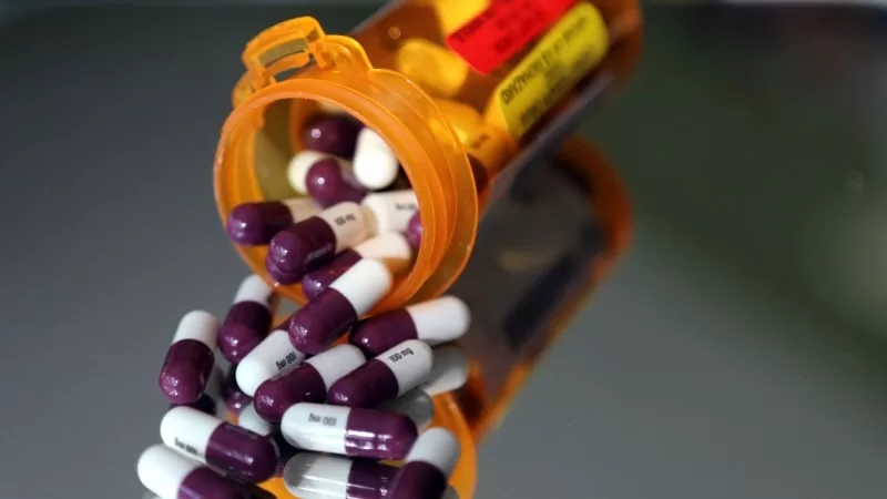 65 yaş ve üzeri ABD'lilerin yararlandığı federal sağlık programı Medicare 10 reçeteli ilaç için fiyat pazarlığı yapacak