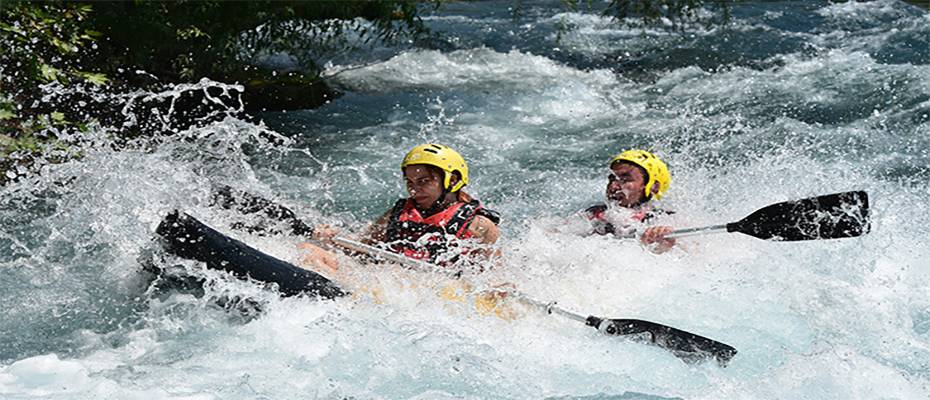 Adrenalin tutkunları Köprüçay'da rafting heyecanı yaşıyor