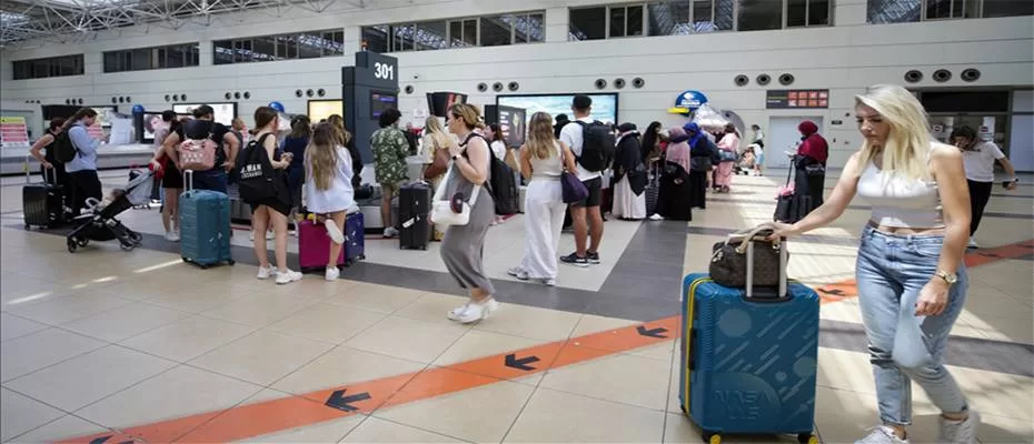 Antalya'ya hava yoluyla gelen turist sayısı 9 milyonu aştı