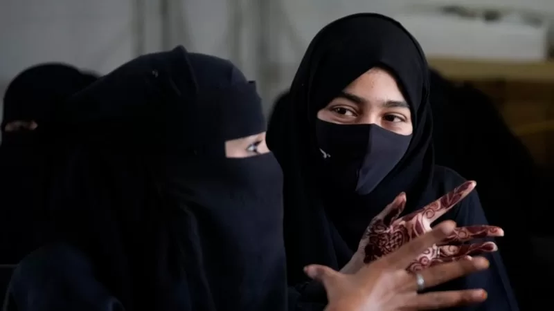 Fransa yeni eğitim yılına neden “çarşaf yasağıyla” başladı ?